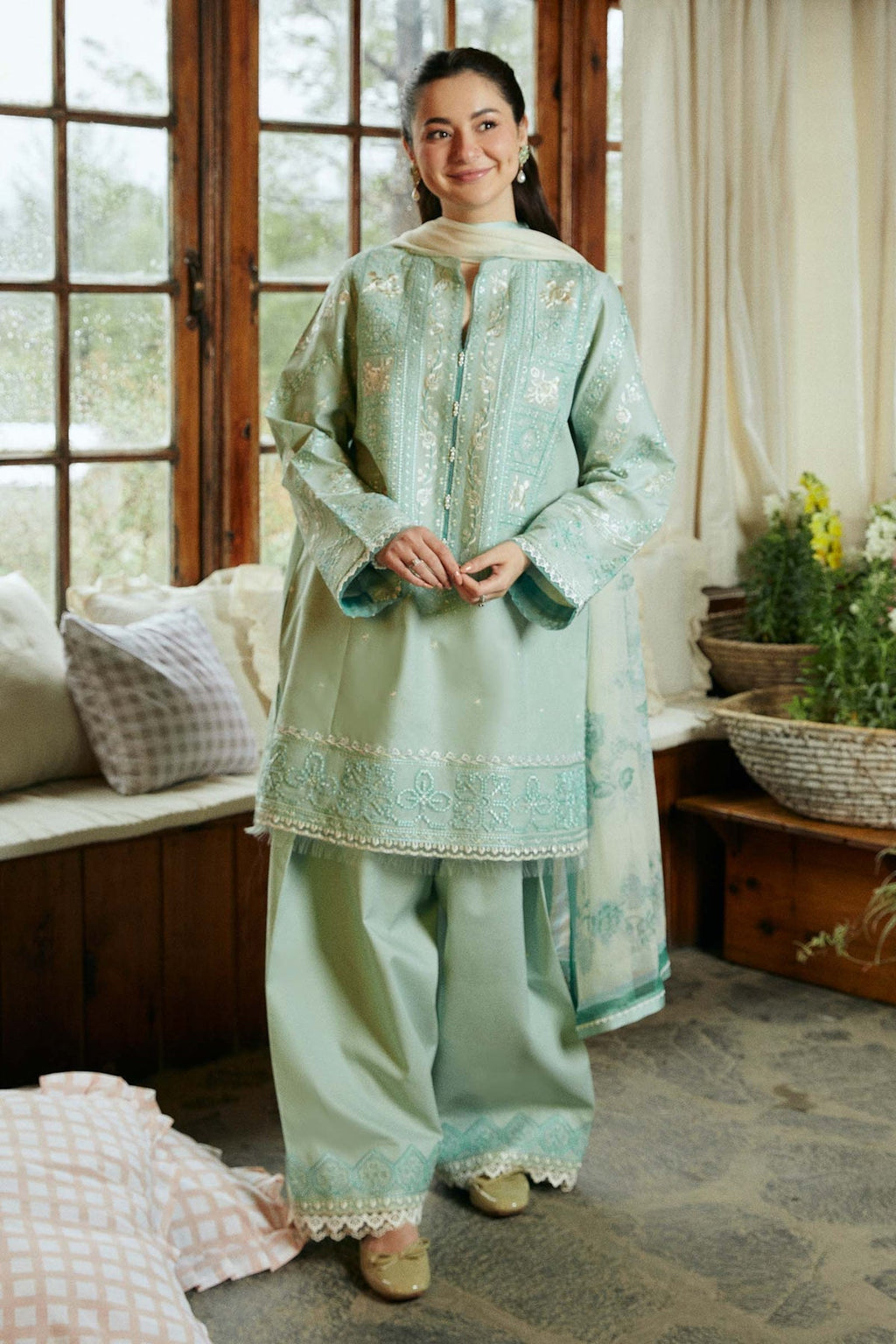 ZARA SHAH JAHAN-3PC DHANAK EMBROIDERED SHIRT WITH COUTRAI WOOL PRINTED SHAWL AND EMB TROUSER-BIC-4112