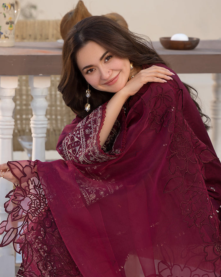 QALAMQAR-3PC LAWN EMBROIDERED SHIRT WITH ORGANZA EMBROIDERED DUPATTA AND EMB TROUSER-SZ-4532